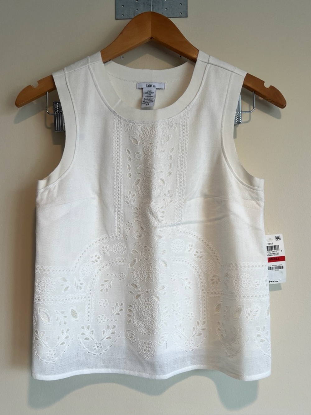 Bar III White Embroidered Eyelet Sleeveless Top Size XS NWT Boho Chic Romantic